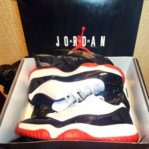 Air Jordan 11 Retro Low - white/university/red-black size 10.5